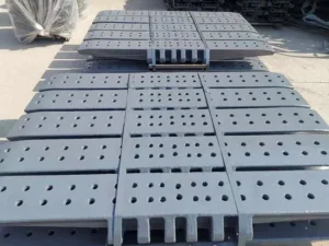 LIEBHERR LR1650 Crawler Crane Track Shoes - Image 2